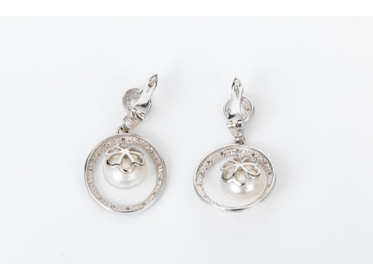 14k Impactful Saturn Style Diamond And Cultured Freshwater Pearl Drop Earrings, 0.28 TCW