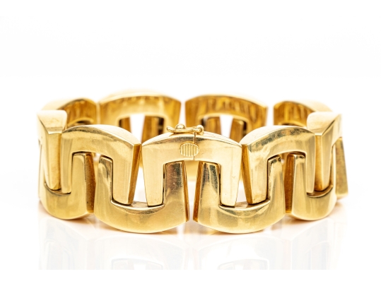 18k Yellow Gold Striking Chunky Opposing 