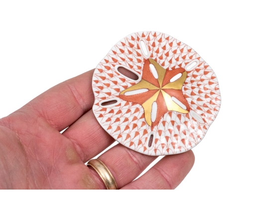 Herend Hungary Hand-Painted Porcelain Sand Dollar, Rust Fishnet Pattern