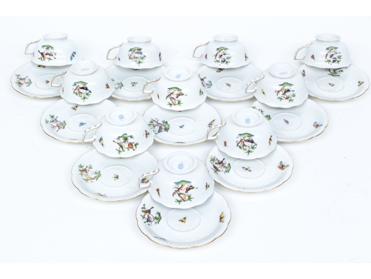 Set Of Ten Herend Hungary Hand-Painted Porcelain Tea Cups And Saucers, Rothschild Bird (RO) Pattern