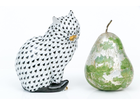 Herend Hungary Hand-Painted Porcelain Seated Cat, Black Fishnet (VHNM) Pattern