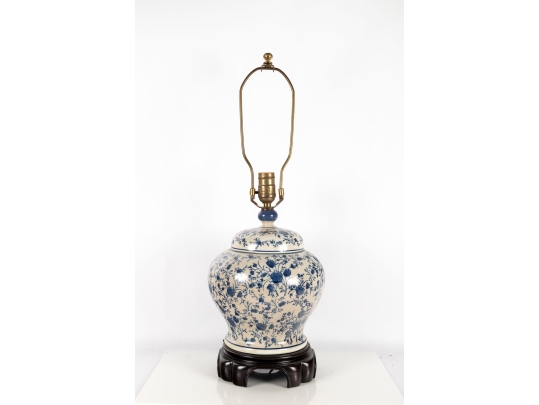 Blue And White Floral Crackle Glaze Ginger Jar Lamp On Wood Base
