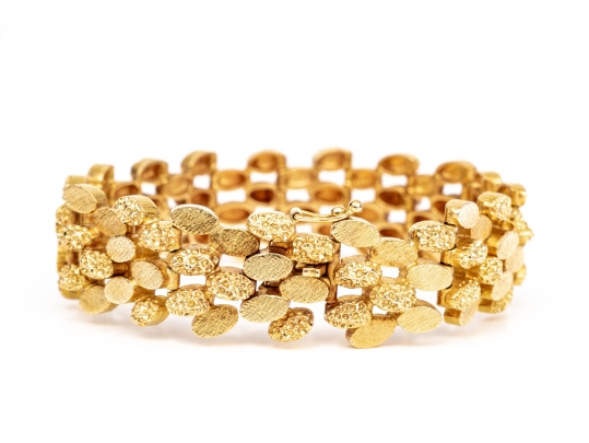 18k Yellow Gold Impactful Heavy Brutalist Textured Oval Link Chevron Motif Bracelet