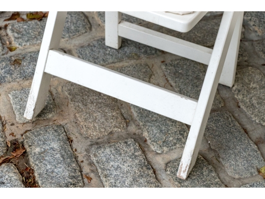 Assembled Set Of 14 Folding Chairs With Cushions