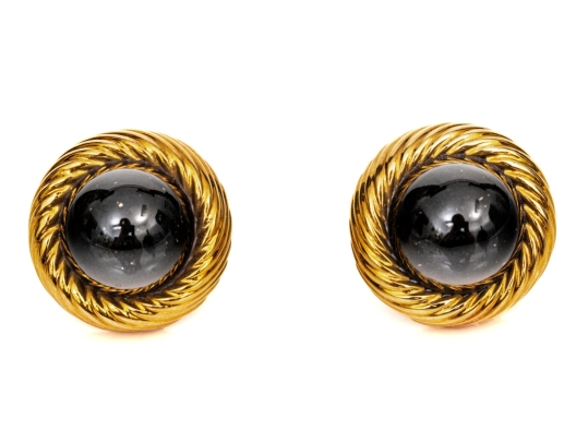 Turi 18k Yellow Gold Fabulous Retro Cabachon Black Onyx And Ribbed Border Clip On Earrings