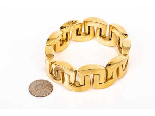18k Yellow Gold Striking Chunky Opposing 