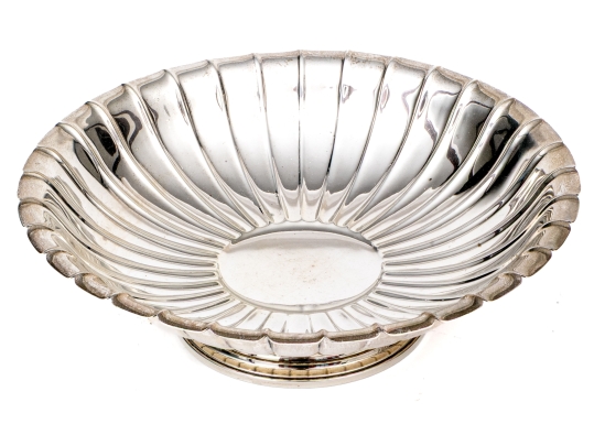 Gorham Sterling Silver Footed Foliate Form Center Bowl, 35.96 Ozt.