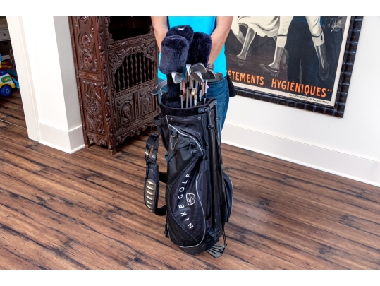 Set Of Fifteen Mizuno Golf Clubs With Nike Golf Bag