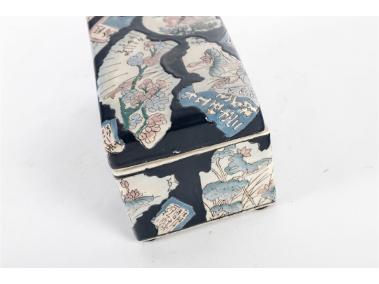 Decorative Chinese Porcelain Lidded Box
