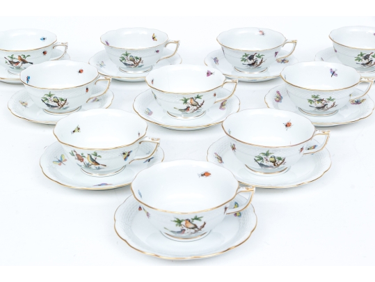 Set Of Ten Herend Hungary Hand-Painted Porcelain Tea Cups And Saucers, Rothschild Bird (RO) Pattern