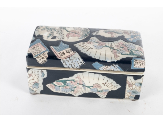 Decorative Chinese Porcelain Lidded Box