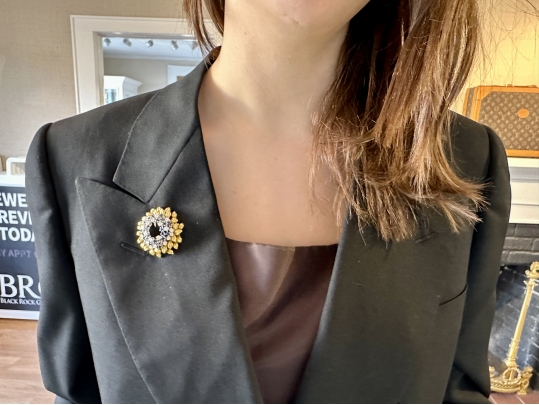 Spectacular 14k Gold Signed MIssiaglia Diamond And Sapphire Foliate Fur Clip