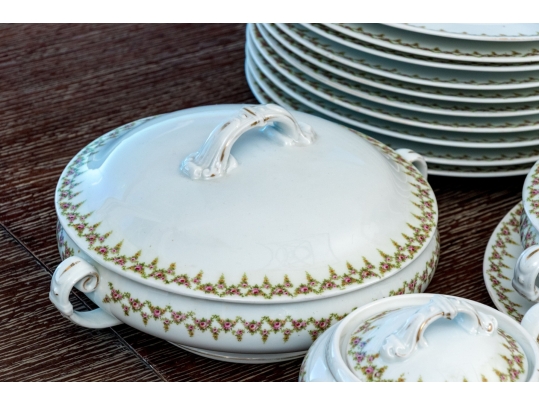 Austrian Thirty-Three Piece Victoria China Set