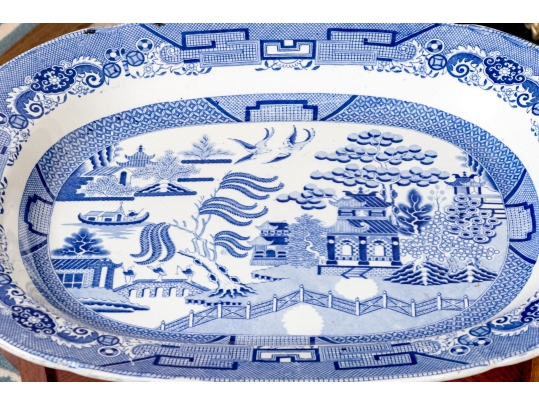 Antique English Blue Willow Serving Tray On Hepplewhite Style Wood Frame