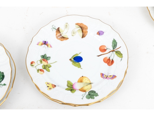 Herend Hungary Hand-Painted Porcelain Partial Dinner Service, Market Garden (FR) Pattern, 28 Pieces