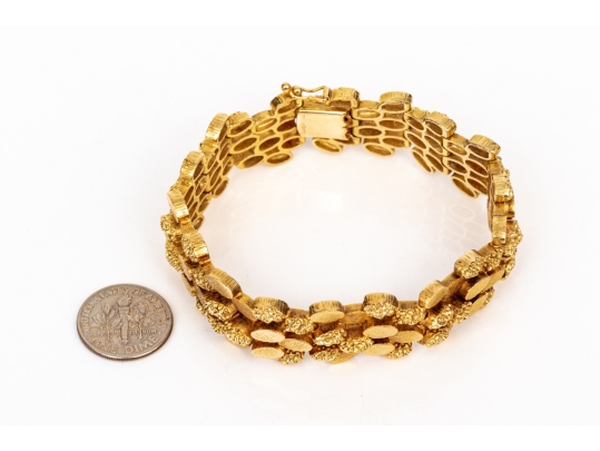 18k Yellow Gold Impactful Heavy Brutalist Textured Oval Link Chevron Motif Bracelet