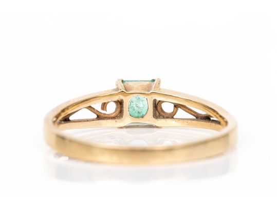 18k Yellow Gold Filigree Decorated Square Emerald Solitaire Ring, App. 0.27 CTS, Size 7