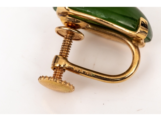 14k Yellow Gold Vintage Simple Oval Green Nephrite Jade Screwback Style Earrings