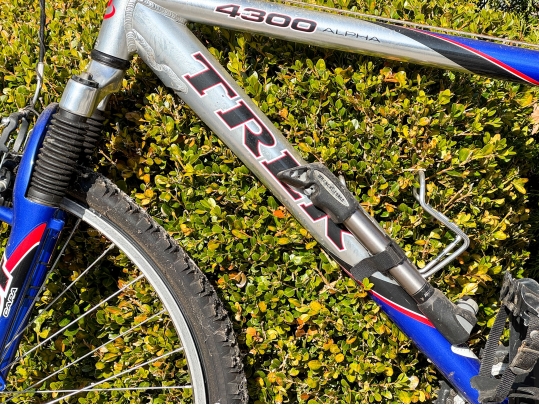 Trek Mens Mountain Bicycle Alpha 4300