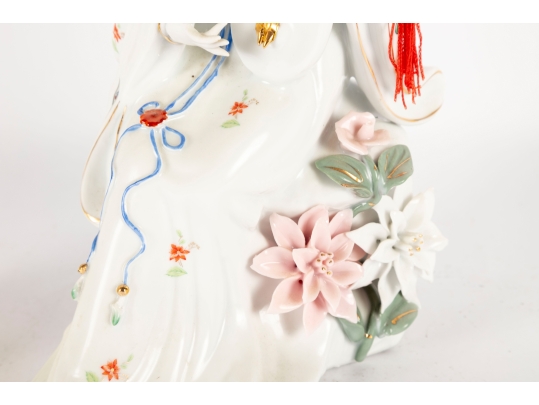 Vintage Chinese Porcelain Guanyin Figure With Pipa