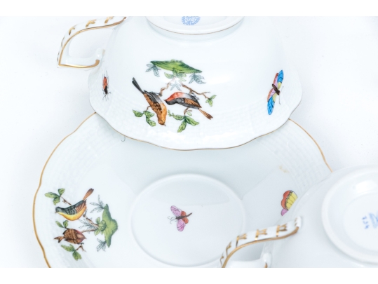 Set Of Ten Herend Hungary Hand-Painted Porcelain Tea Cups And Saucers, Rothschild Bird (RO) Pattern