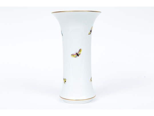 Herend Hungary Hand-Painted Porcelain Vase, Rothschild Bird (RO) Pattern