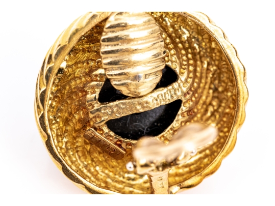 Turi 18k Yellow Gold Fabulous Retro Cabachon Black Onyx And Ribbed Border Clip On Earrings