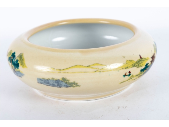 Chinese Republic Period Yellow-Ground Low Bowl