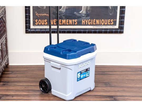 Igloo Maxcold Latitude 62 Rolling Cooler 