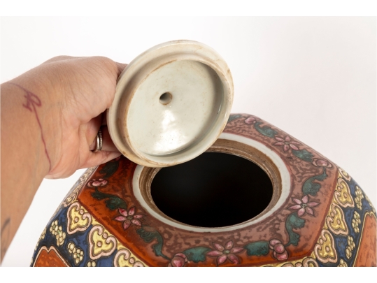 Chinese Famille Verte Ovoid Jar With A Lid