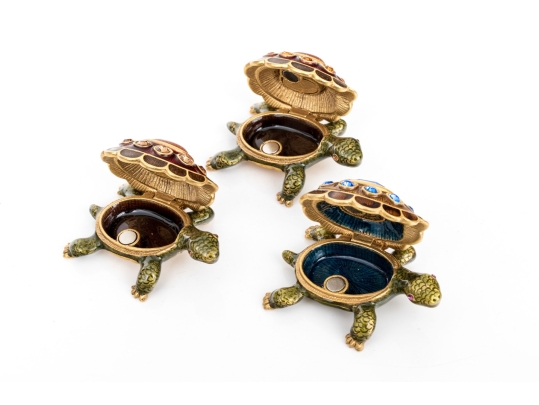 Collection Of Three Jay Strongwater Tiny Turtle Boxes