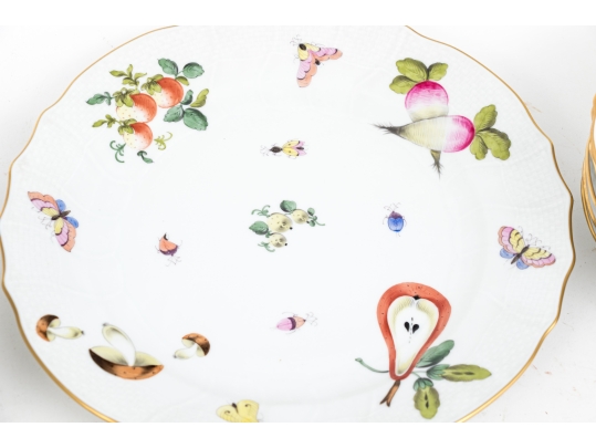 Herend Hungary Hand-Painted Porcelain Partial Dinner Service, Market Garden (FR) Pattern, 28 Pieces