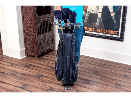 Set Of Fifteen Mizuno Golf Clubs With Nike Golf Bag