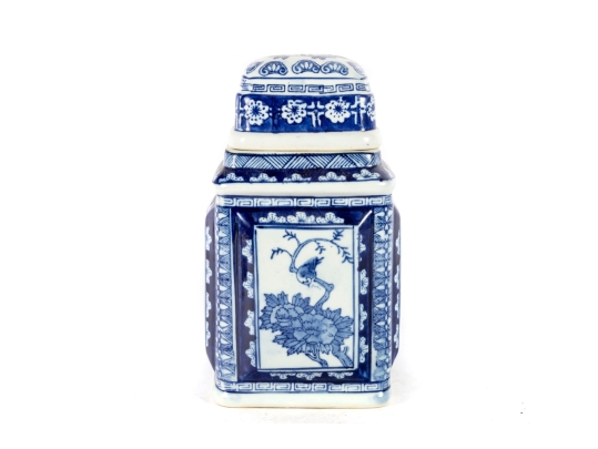 Late Qing Dynasty Blue/White Porcelain Tea Jar
