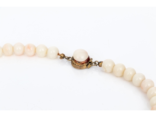Pretty Vintage 7mm To 7.75mm Coral Bead Necklace With An 800 Silver Clasp
