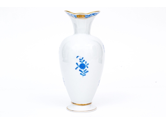 Herend Hungary Hand-Painted Porcelain Vase, Blue Chinese Bouquet Pattern