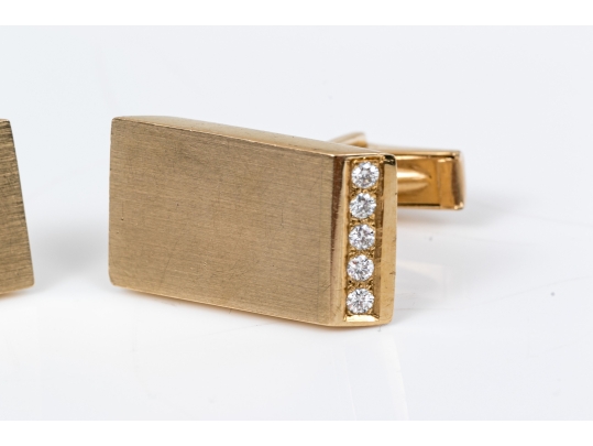 Handsome 14K Diamond And Matte Finish Leaver Back Cuff Links