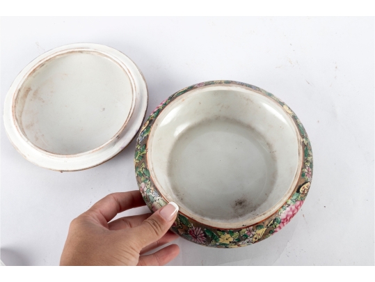 19th Century Chinese Famille Rose Covered Box