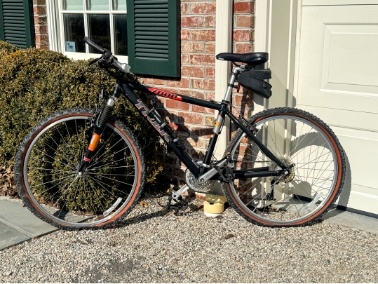 Trek 7000 Mens Mountain Bicycle
