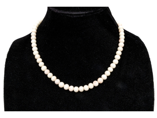 Pretty Vintage 7mm To 7.75mm Coral Bead Necklace With An 800 Silver Clasp