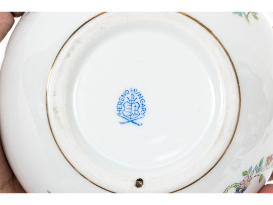 Herend Hand Painted Box Decorated  With Chinese Figures