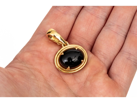 Gumps 18k Yellow Gold Classic Oval Black Onyx Ribbed Frame Pendant/enhancer