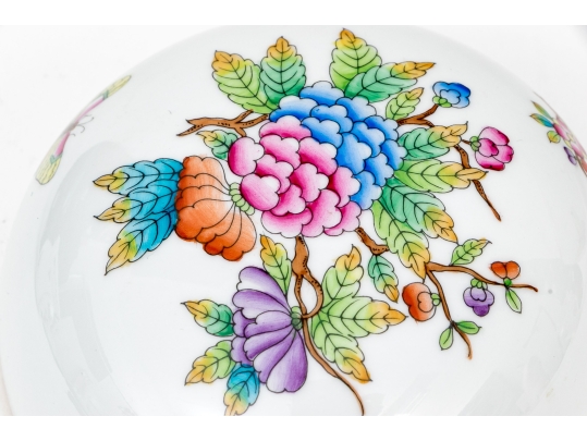 Herend Hungary Hand-Painted Porcelain Covered Bon Bon Dish, Queen Victoria (VBO) Pattern
