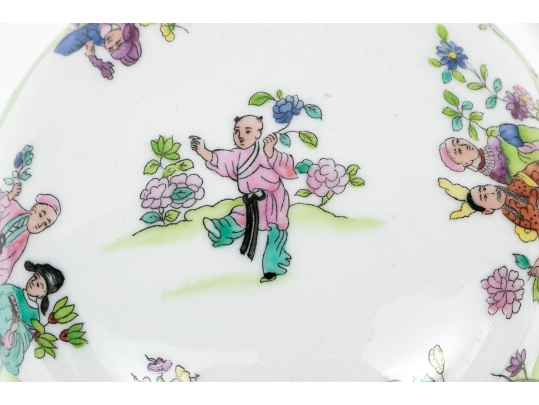 Herend Hand Painted Box Decorated  With Chinese Figures