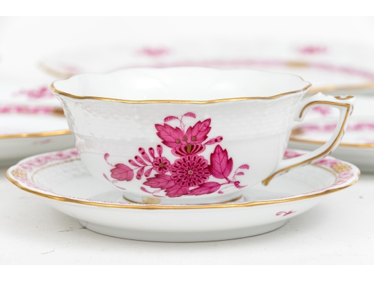 Herend Hungary Porcelain Dinner Service Items, Raspberry Chinese Bouquet Pattern, 9 Pieces