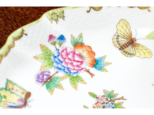 Herend Hungary Hand-Painted Porcelain Leaf-Form Dish, Queen Victoria (VBO) Pattern