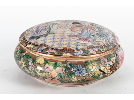 19th Century Chinese Famille Rose Covered Box