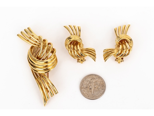 14k Yellow Gold Classic Vintage Knot And Ribbon Matching Earrings And Brooch Set
