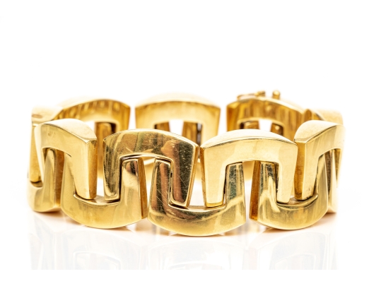 18k Yellow Gold Striking Chunky Opposing 