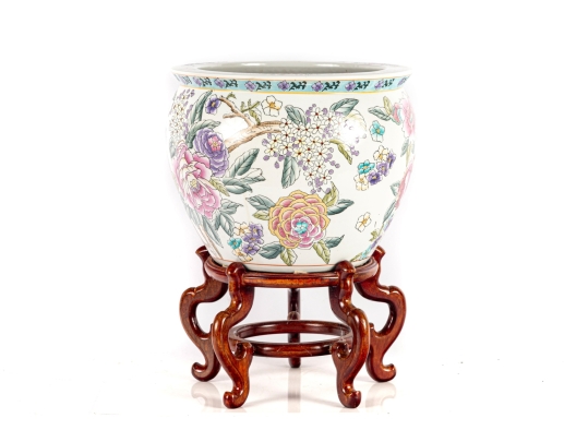 Mid-20th Century Chinese Famille Rose Porcelain Fish Bowl With Wooden Stand